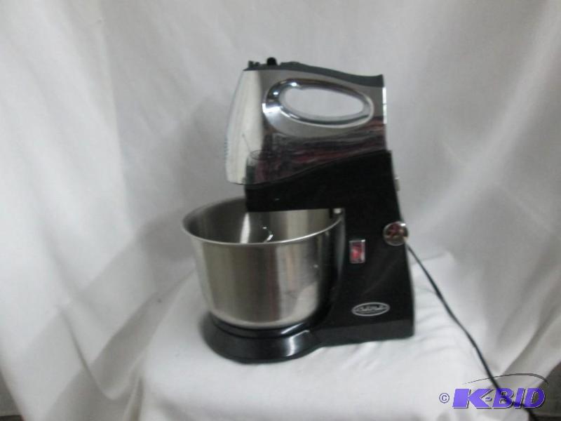 lot 30 image: Chefs Mark 5-Speed HandStand Mixer