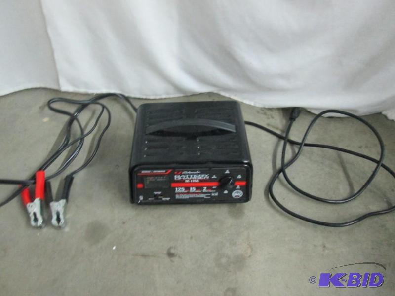 lot 32 image: Schumacher 125152 Amp Auto Battery Charger