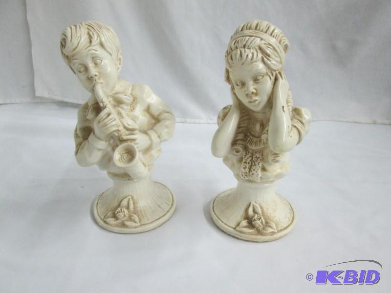 lot 39 image: Two Statues  Two beautiful little p...