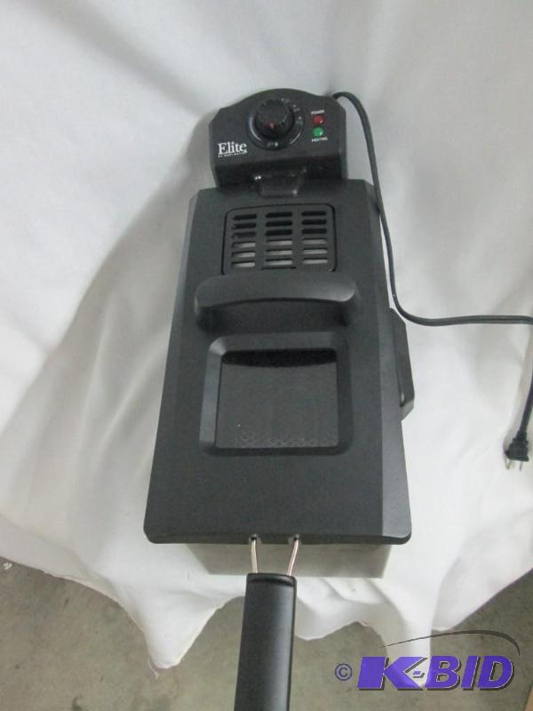 lot 42 image: Elite Gourmet 12-Cup Deep Fryer