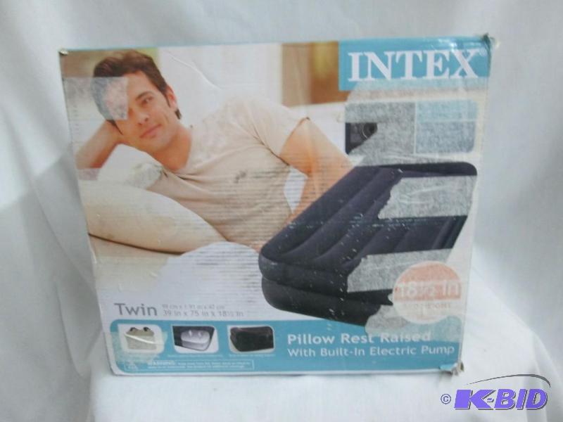 lot 48 image: Airbed