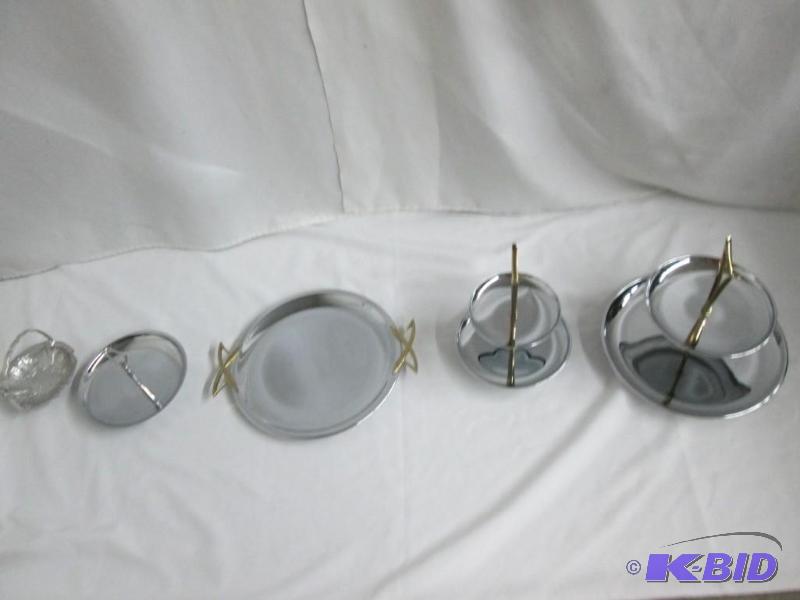 lot 50 image: Lot of various different serving traysplatters