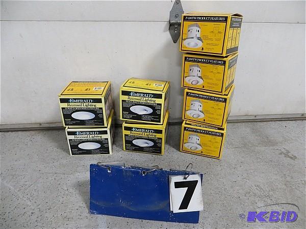 lot 7 image: Lot of 8 white recessed lights. New...