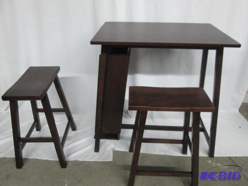 lot 16 image: California Pub Set
