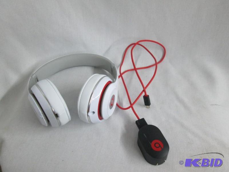 lot 24 image: Beats by Dr. Dre Studio 2.0 Over-Ear Headphones