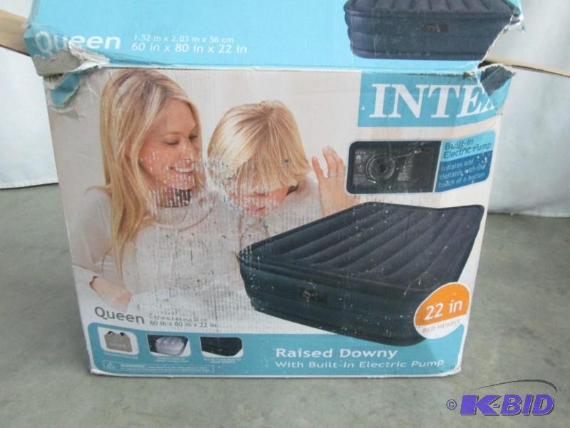 lot 39 image: Intex Queen Raised Airbed