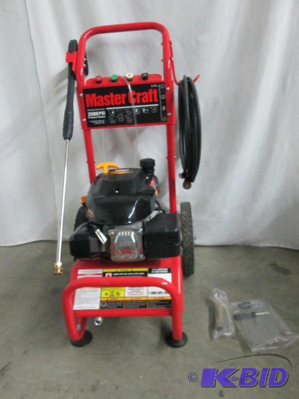 lot 4 image: Master Craft 2500 PSI Gas Pressure Washer