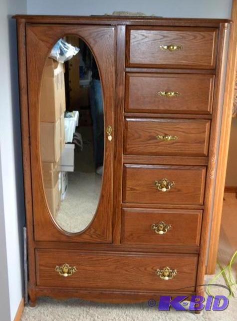 lot 11 image: Mirrored Armoire, 6 Drawers