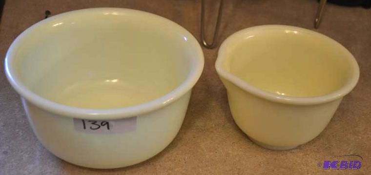 lot 139 image: Hamilton Beach Mixing Bowls