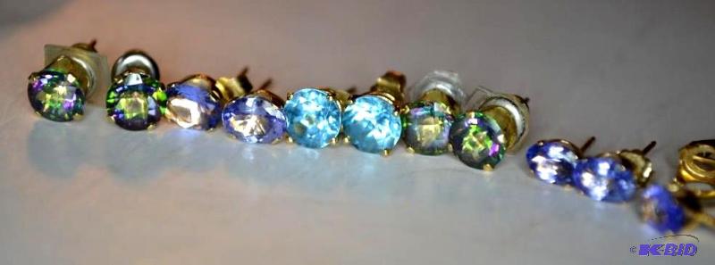 lot 185 image: Earrings