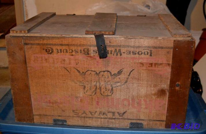 lot 201 image: Advertising Antique Crate