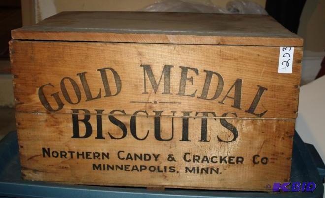 lot 203 image: Antique Advertising Crate