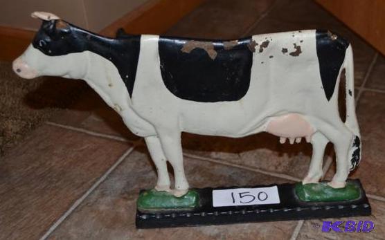 lot 250 image: Cast Iron Holstein Cow