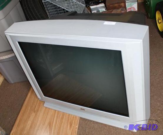 lot 259 image: JVC Real Flat CRT with INVAR Shadow Mask