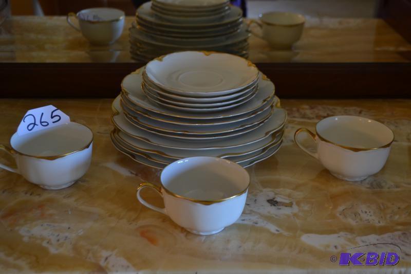lot 265 image: Bavarian China