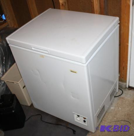 lot 271 image: Magic Chef Freezer