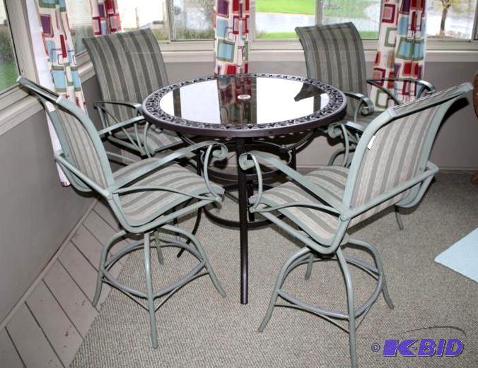 lot 283 image: Patio Furniture