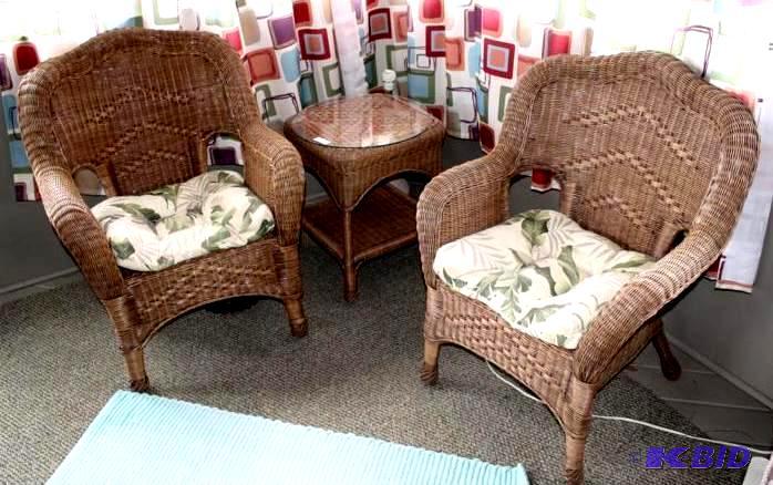 lot 284 image: Patio Furniture