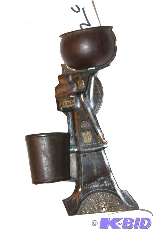 lot 29 image: De Laval Match Safe or Holder