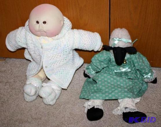 lot 292 image: Little People Cabbage Patch Doll, Signed