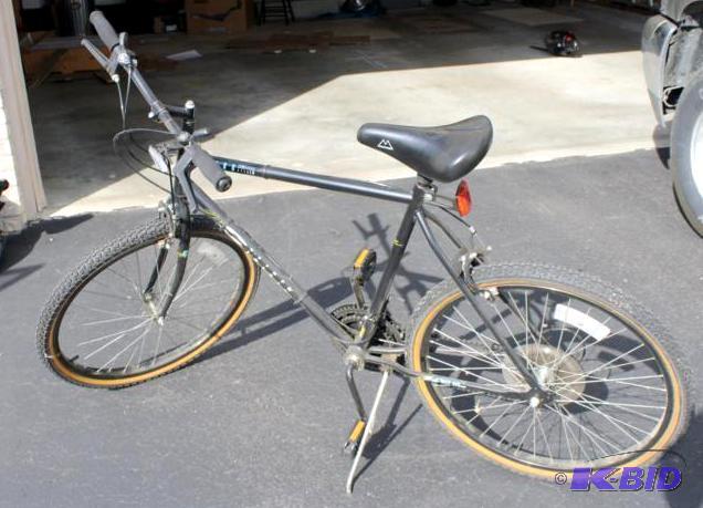 lot 296 image: Huffy Bicycle