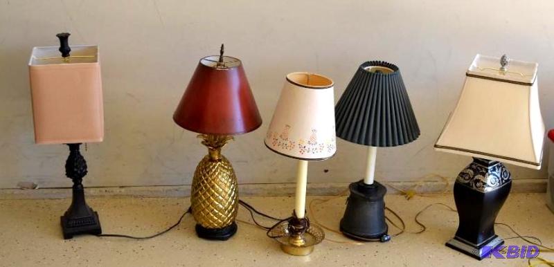 lot 324 image: Table Lamps