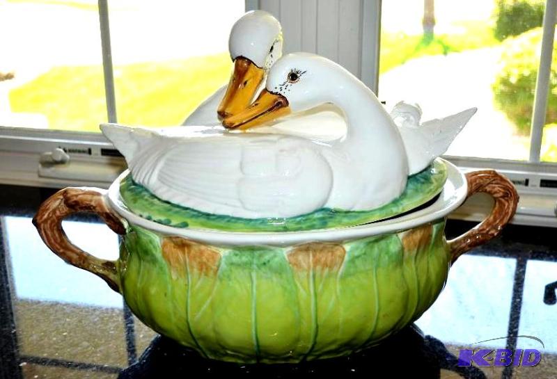 lot 328 image: Covered Casserole
