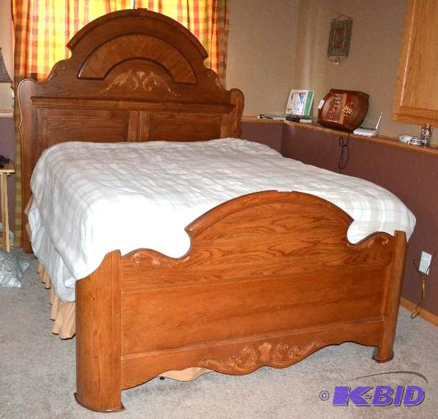 lot 38 image: Oak Head and Foot Board