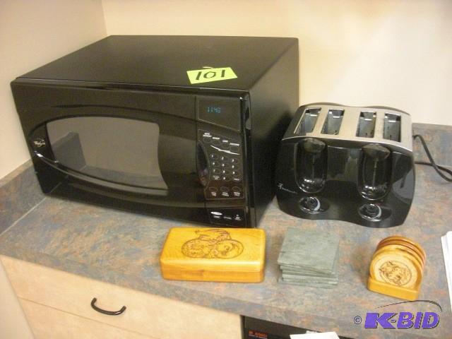 lot 101 image: Whirlpool Microwave  Toastmaster ...