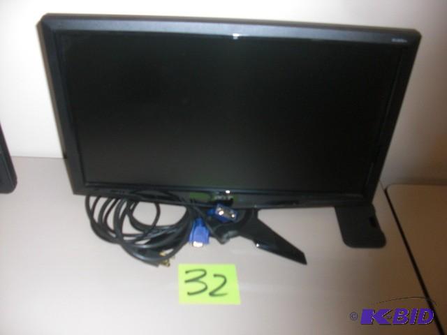lot 32 image: ACER 18 in Flat Screen terminal. Wo...