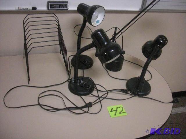 lot 42 image: 4 Desk Lamps and Stand up desktop r...