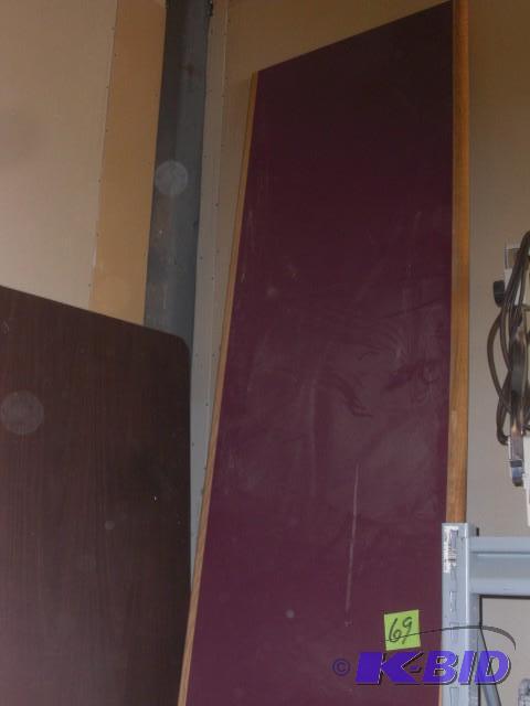 lot 69 image: 11ft x 30 in Counter Top.. Has form...