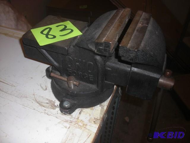 lot 83 image: OHIO FORGE Table Vise.. 6 in openin...