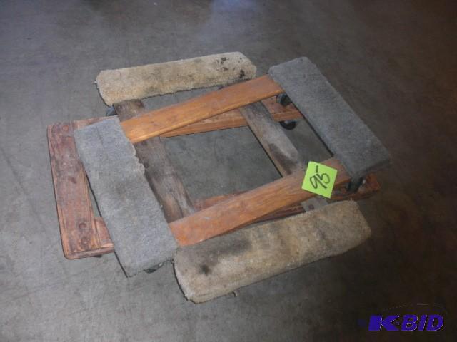 lot 95 image: 3, Rolling Carts...