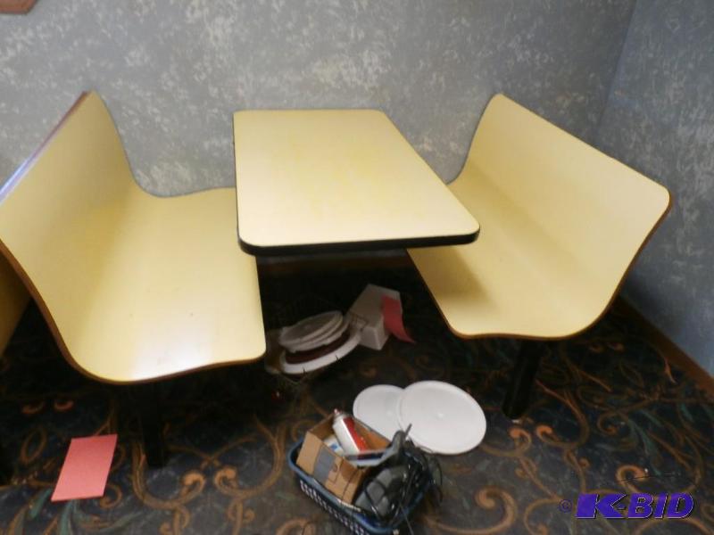 yellow booth seats 4 nice condition...