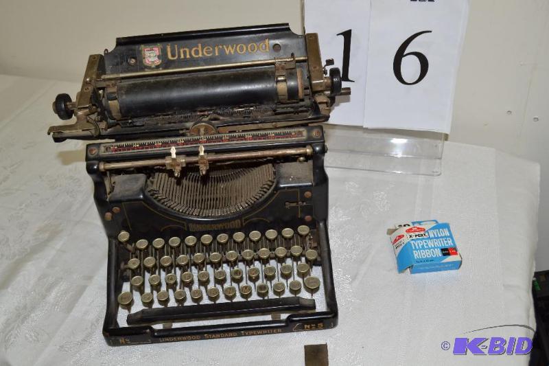lot 16 image: Antique typewriter