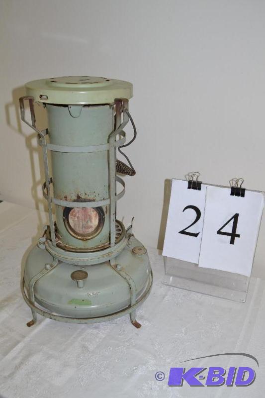 lot 24 image: Aladin Heater