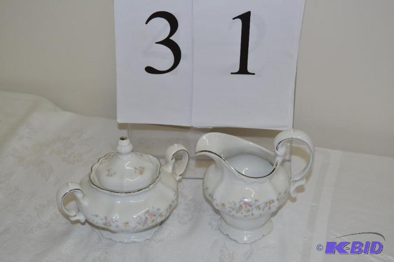 lot 31 image: Vintage dinnerware- Bavaria Germany