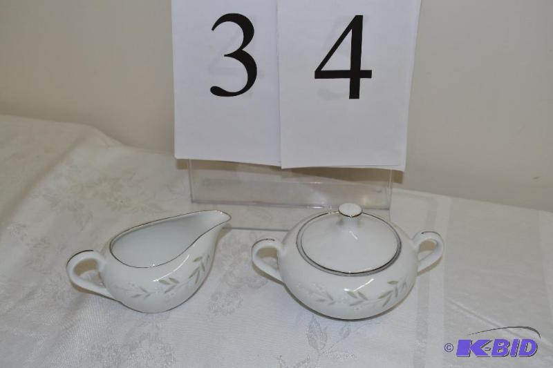lot 34 image: Fine china - St. Regis