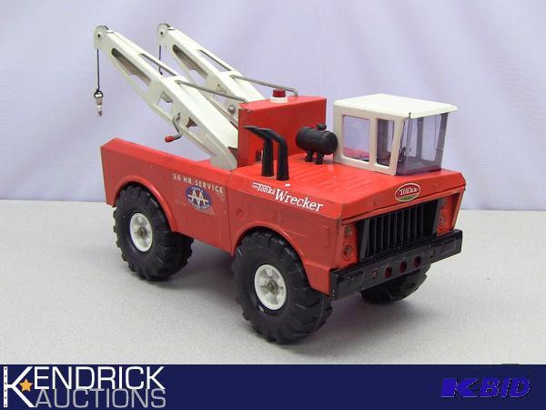 lot 101 image: Vintage Tonka Wrecker Truck