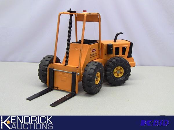 lot 102 image: Vintage Tonka Forklift