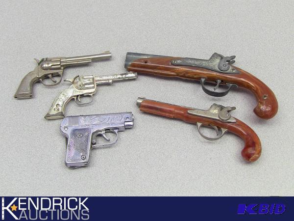 lot 109 image: Mixed Lot of Vintage Cap Guns