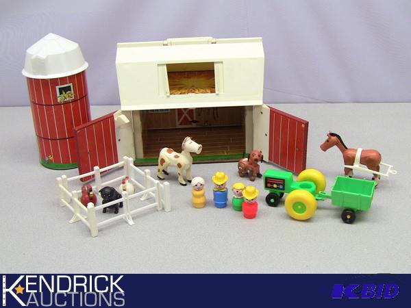 lot 112 image: Vintage Fisher Price Play Family Farm #915