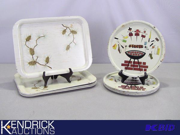 lot 126 image: Collectible Vintage Metal Serving Trays