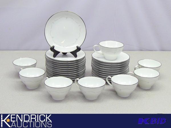 lot 127 image: Lot of Noritake Whitebrook China