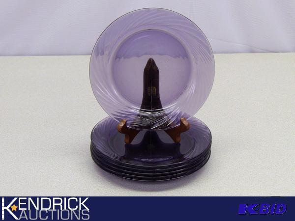 lot 129 image: Vintage Pyrex Purple Swirl Plates