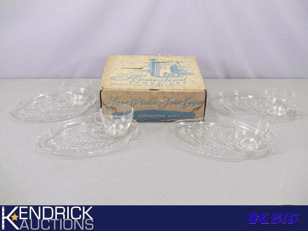 lot 130 image: NIB Vintage Homestead 8 Piece Snack Set