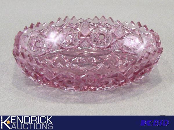 lot 137 image: Vintage Pink Depression Glass Crystal Serving Dish