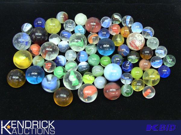 lot 17 image: Vintage Hand and Machine Made Glass Marbles
