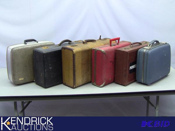 lot 20 image: Mixed Lot of Vintage Suitcases